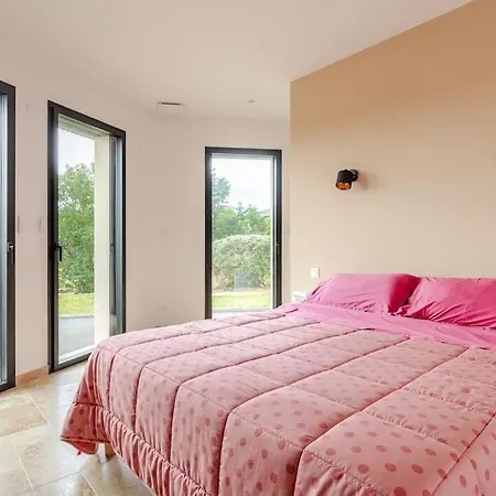 Holiday home Maison D'architecte Et Sa Piscine Privee Soulitre