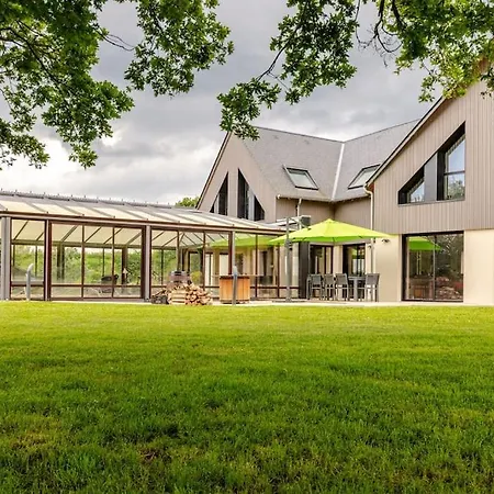 Maison D'architecte Et Sa Piscine Privee