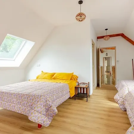 Maison D'architecte Et Sa Piscine Privee Holiday home Soulitre