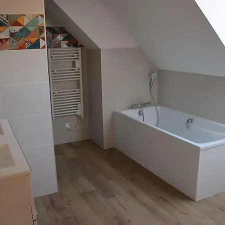 Maison D'architecte Et Sa Piscine Privee